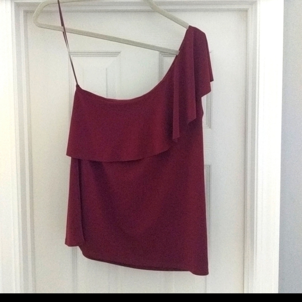 NWT Express One-Shoulder Ruffle Top - Picture 4 of 4